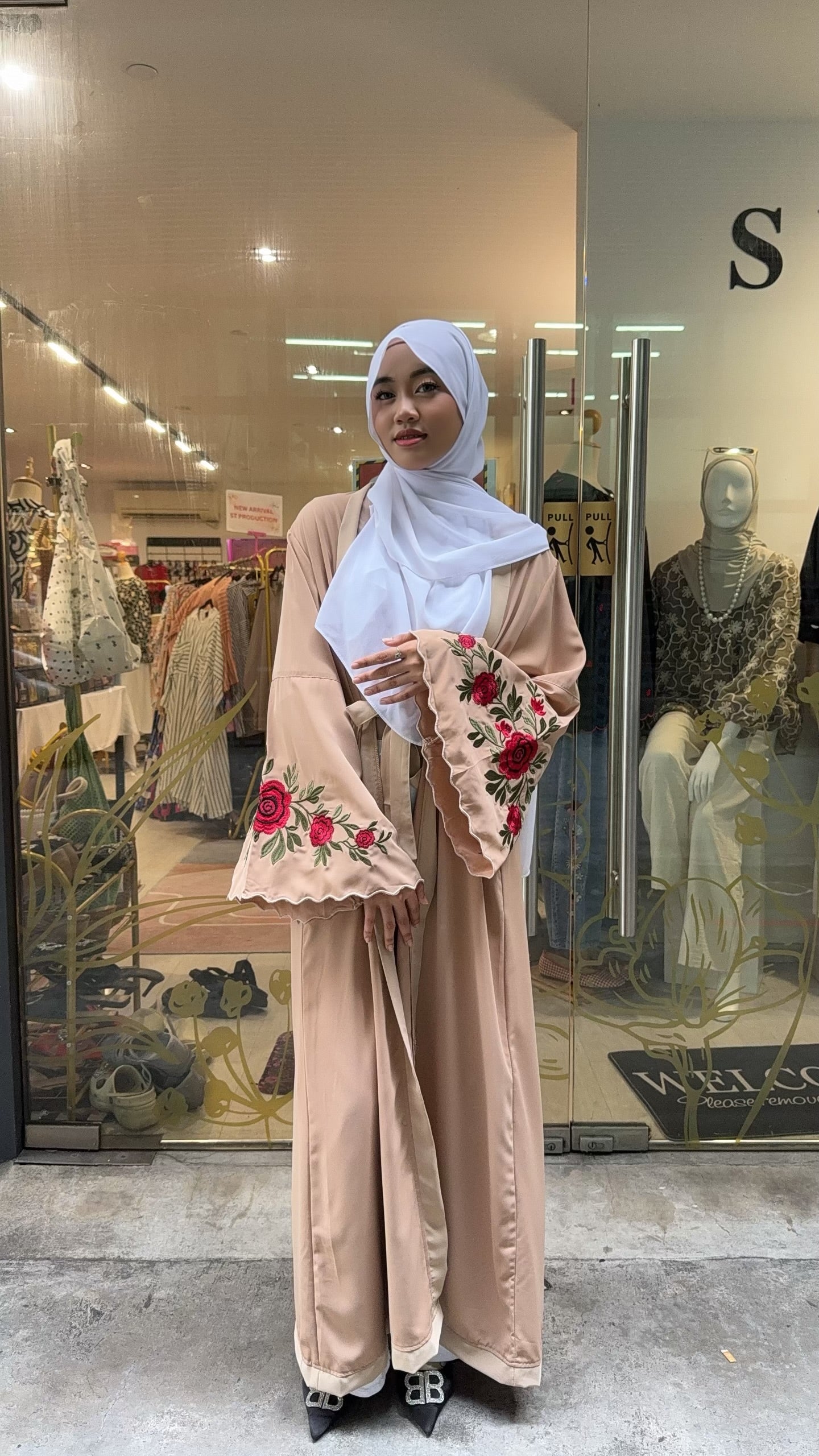 Noura Abaya Outerwear