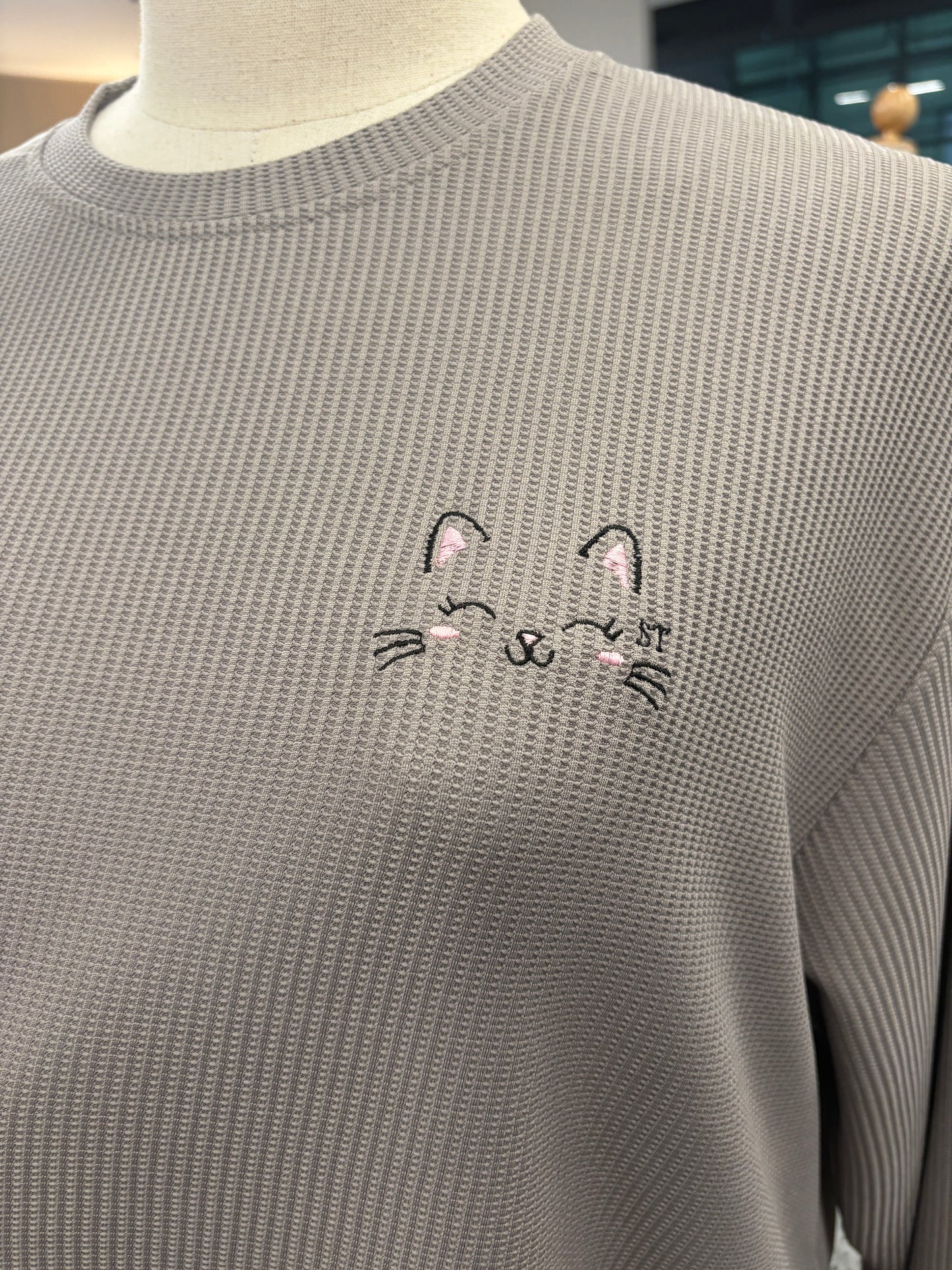 Mochi Premium Waffle with Cat Embroided 2 Front Pockets