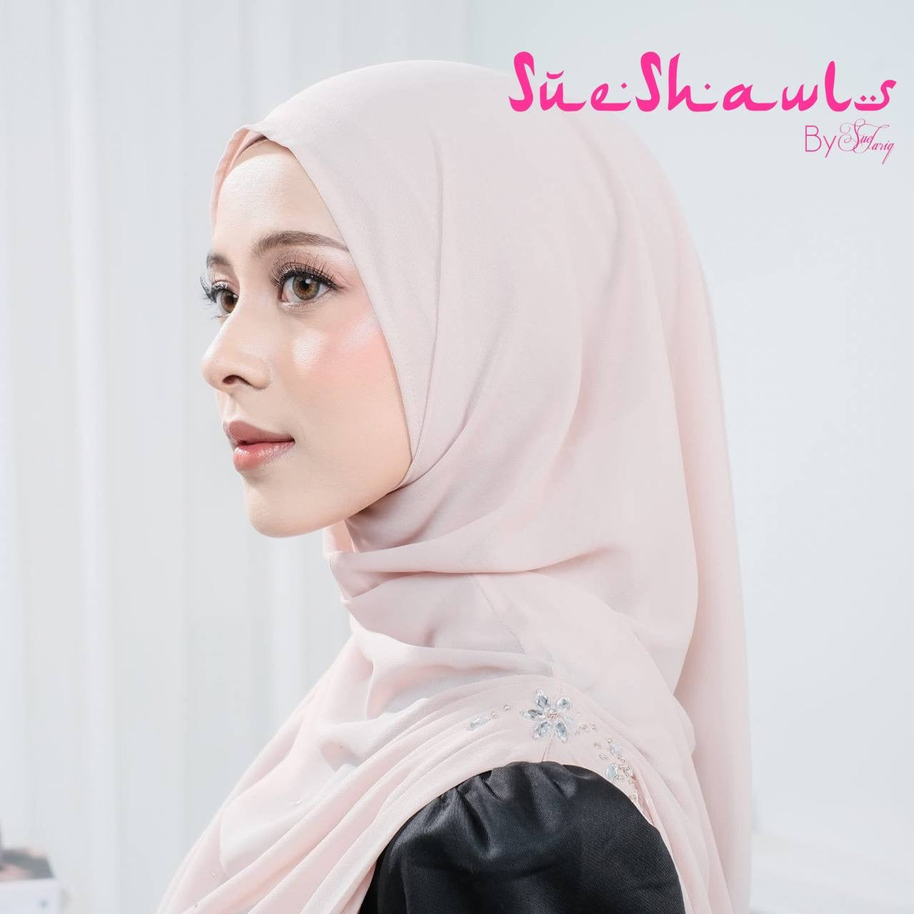 Zahra Diamond Twist Shawl