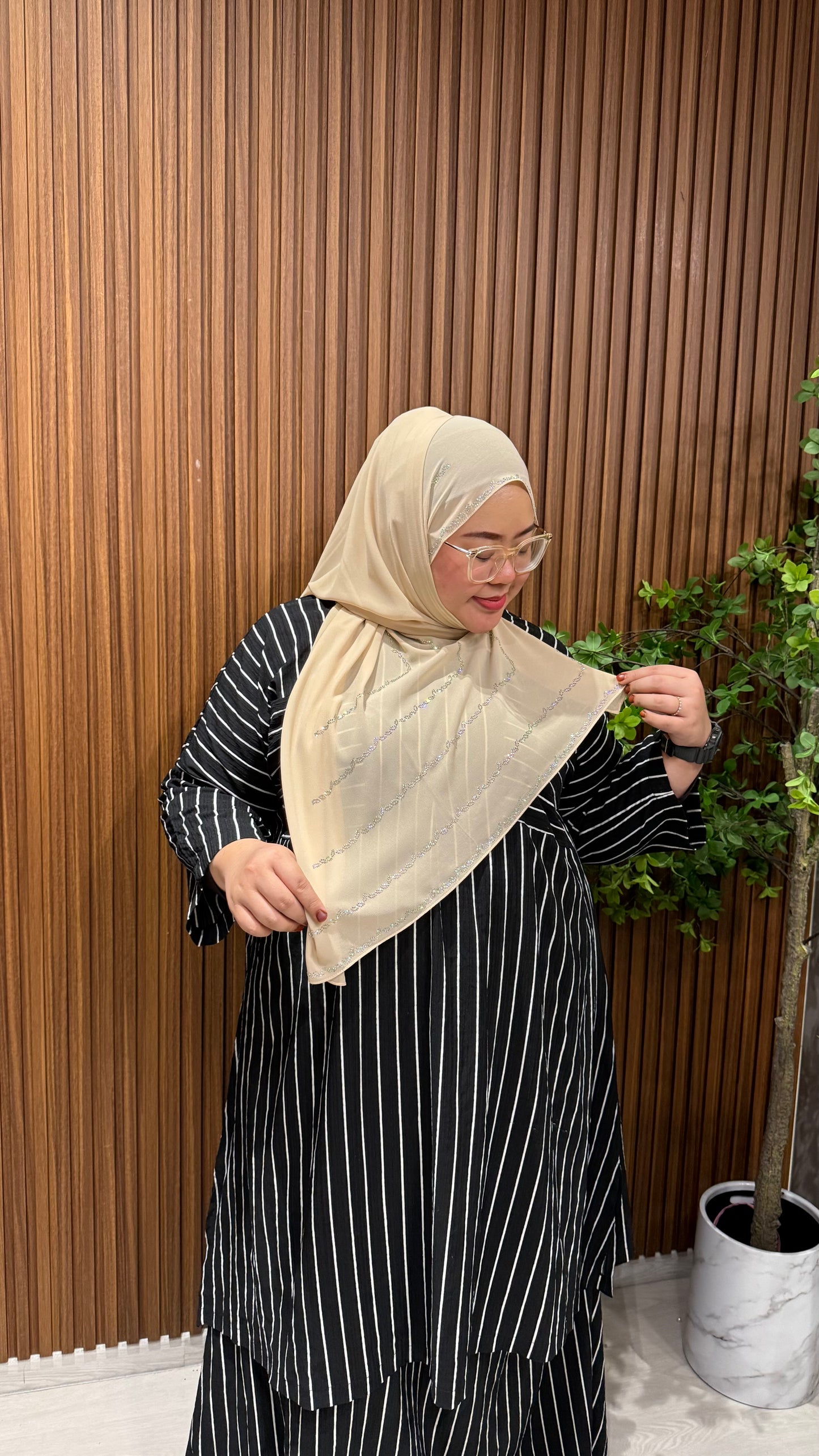 Emylda Premium Chiffon Bling Shawl