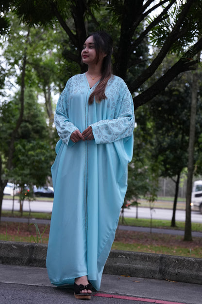 Hilwa Open Button-Up Abaya