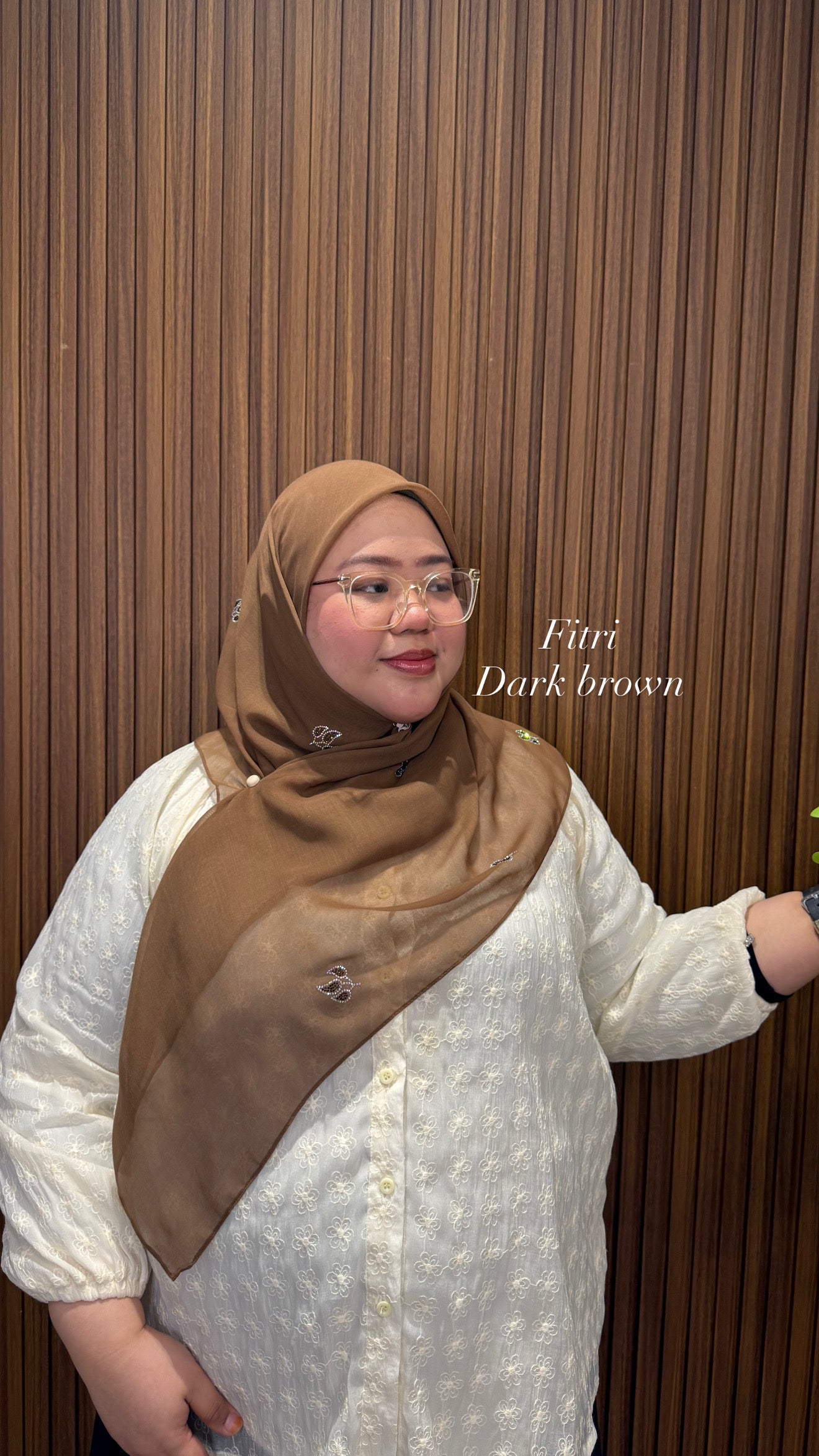 Fitri Bawal Bling Leaf Design