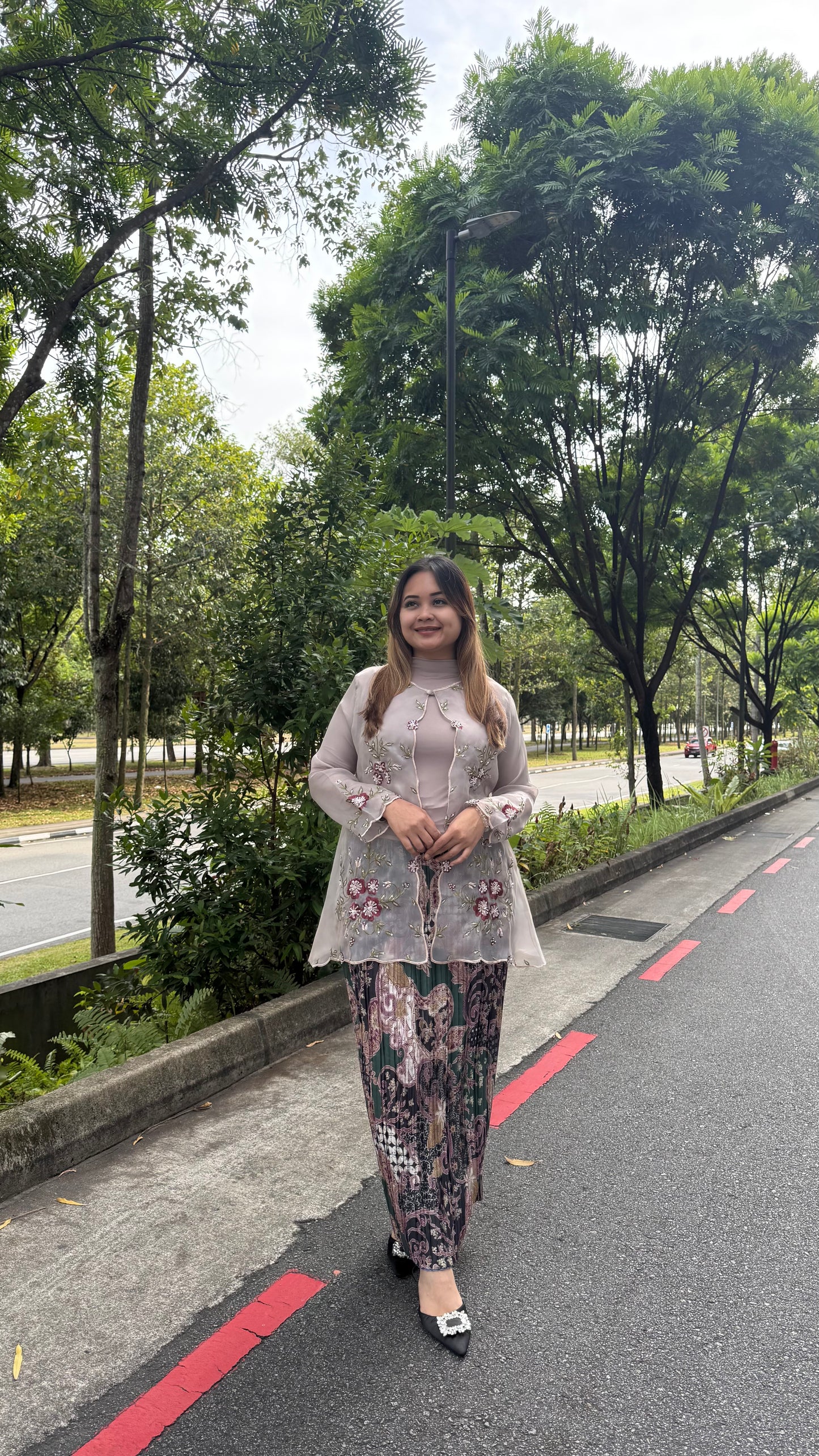 Wardina Kebaya Organza Top