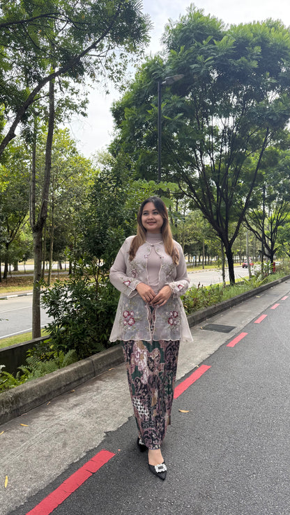 Wardina Kebaya Organza Top