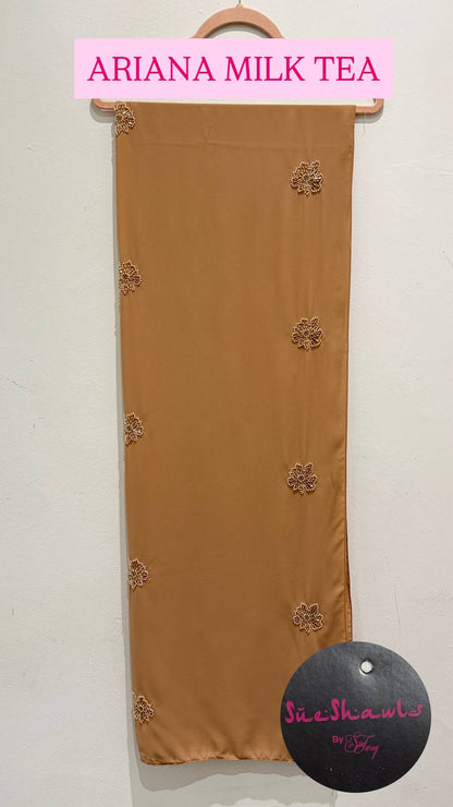 Ariani shawl with beading