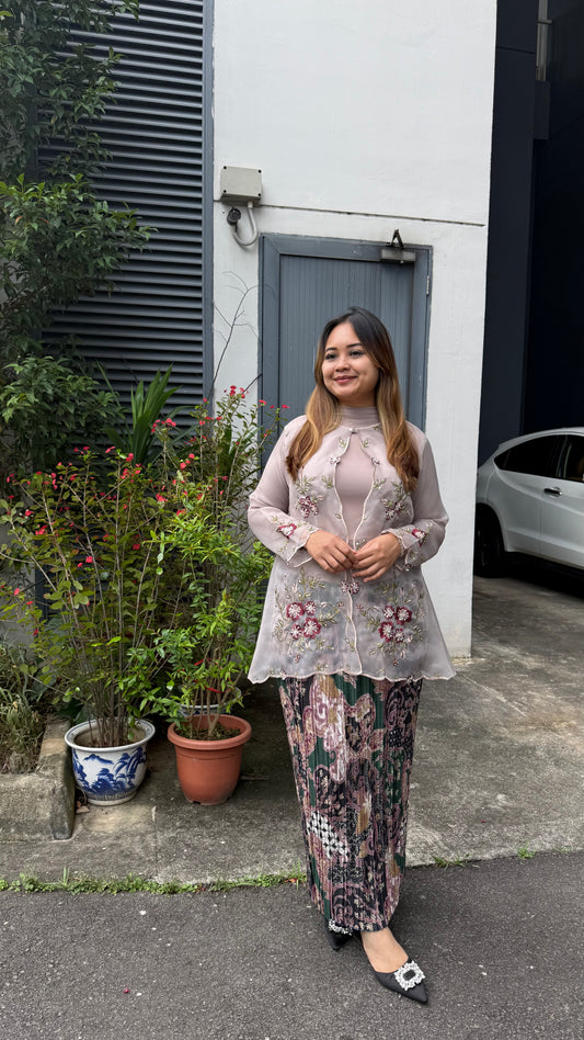 Wardina Kebaya Organza Top