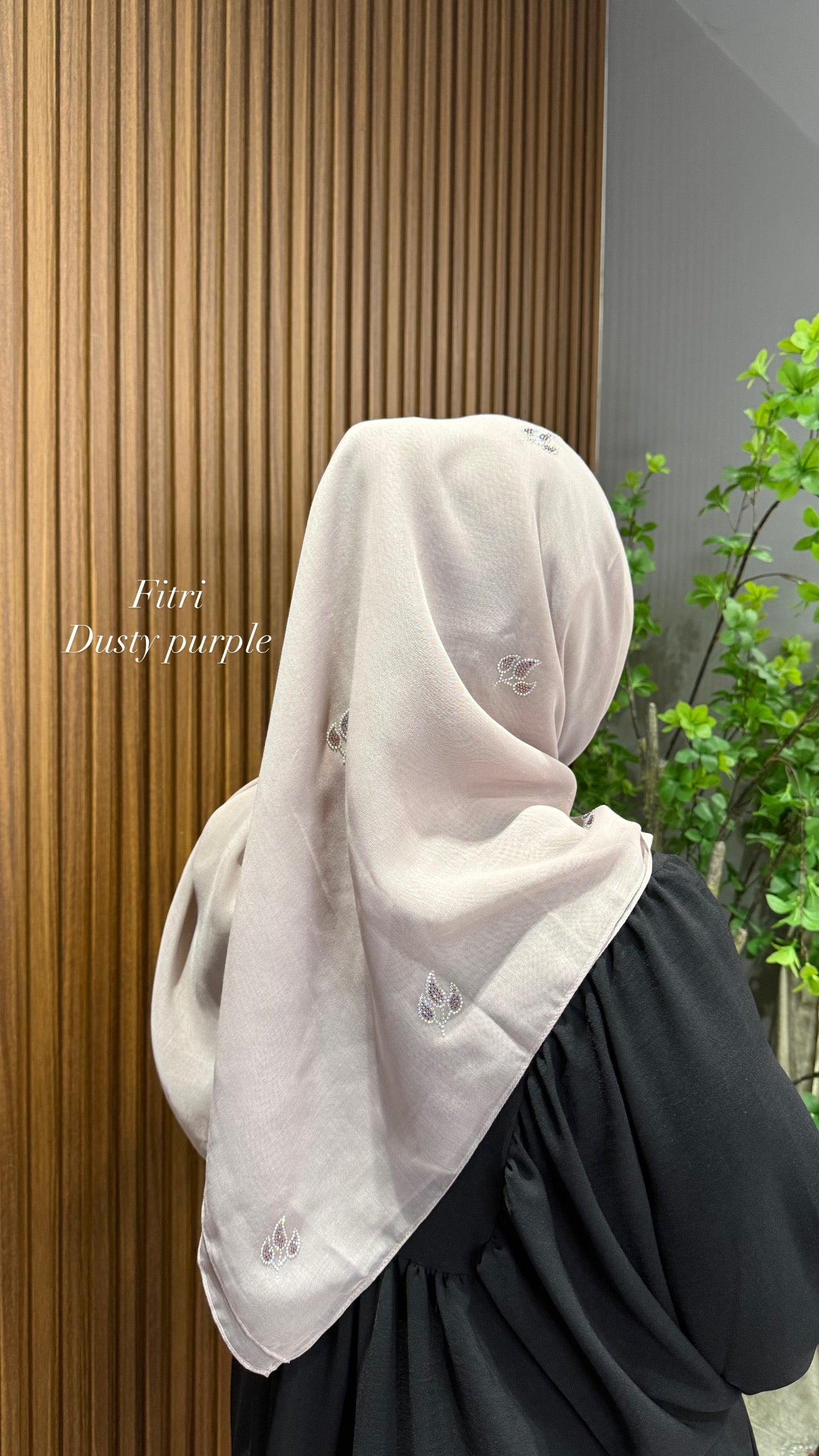 Fitri Bawal Bling Leaf Design