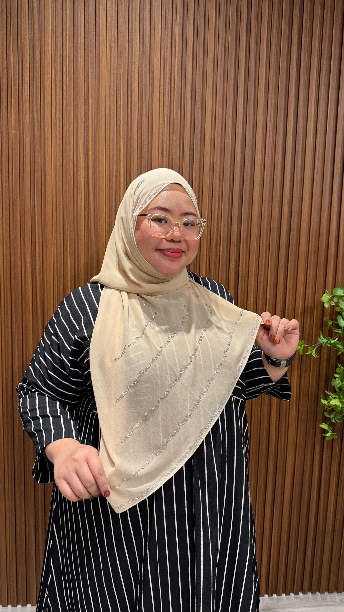 Emylda Premium Chiffon Bling Shawl