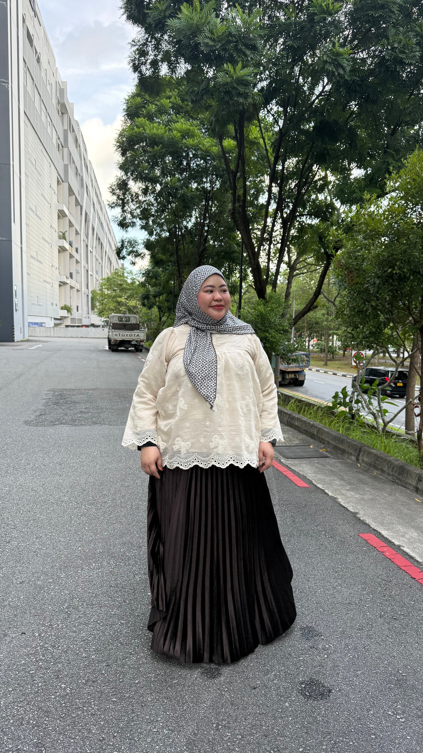 Dwi Ribbon Cotton Eyelet Top