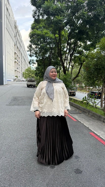 Dwi Ribbon Cotton Eyelet Top