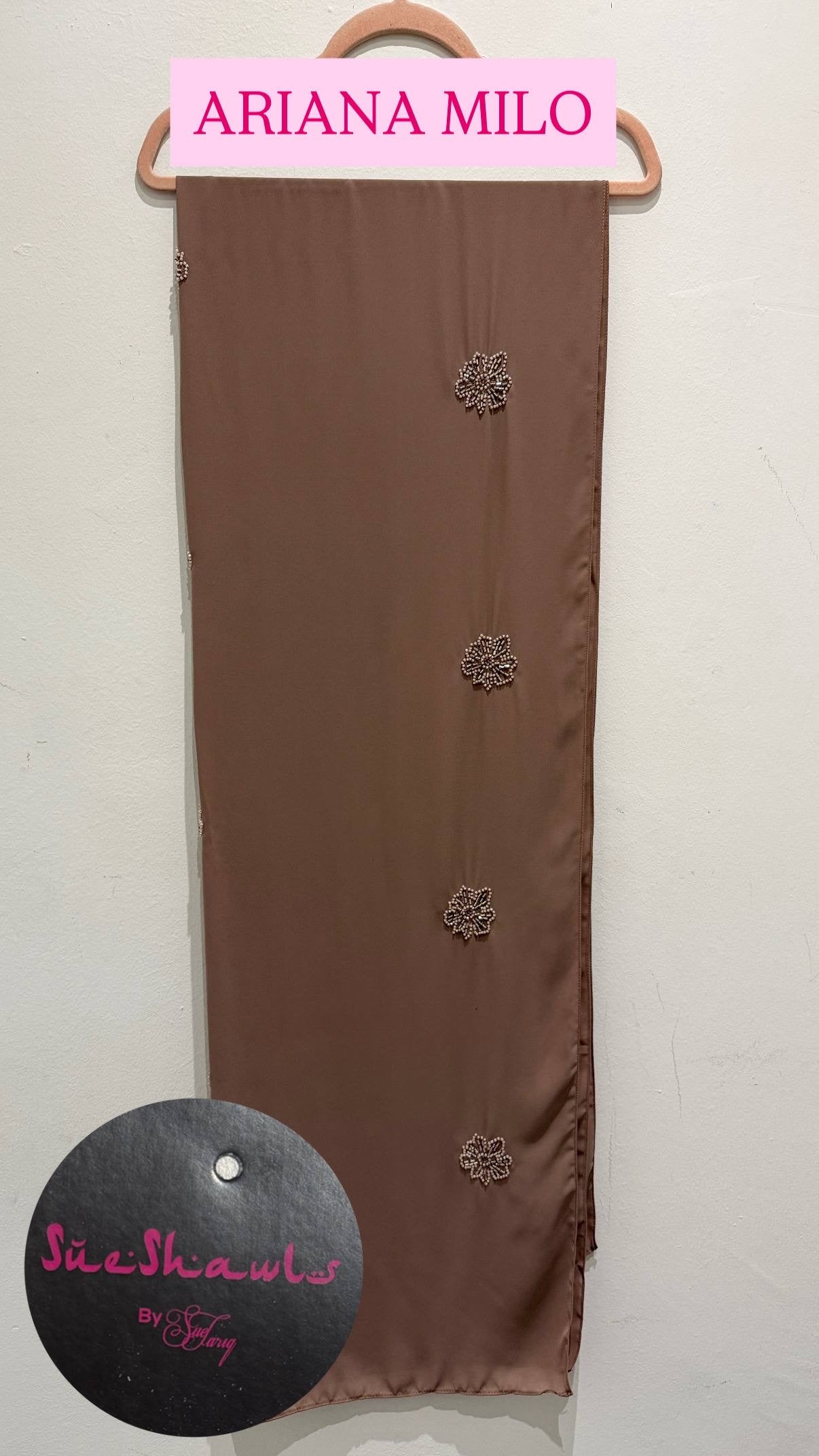 Ariani shawl with beading