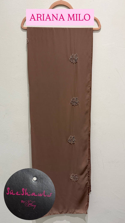 Ariani shawl with beading