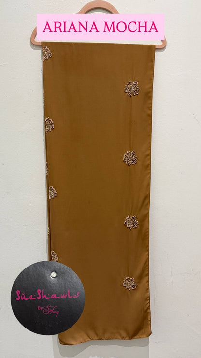 Ariani shawl with beading