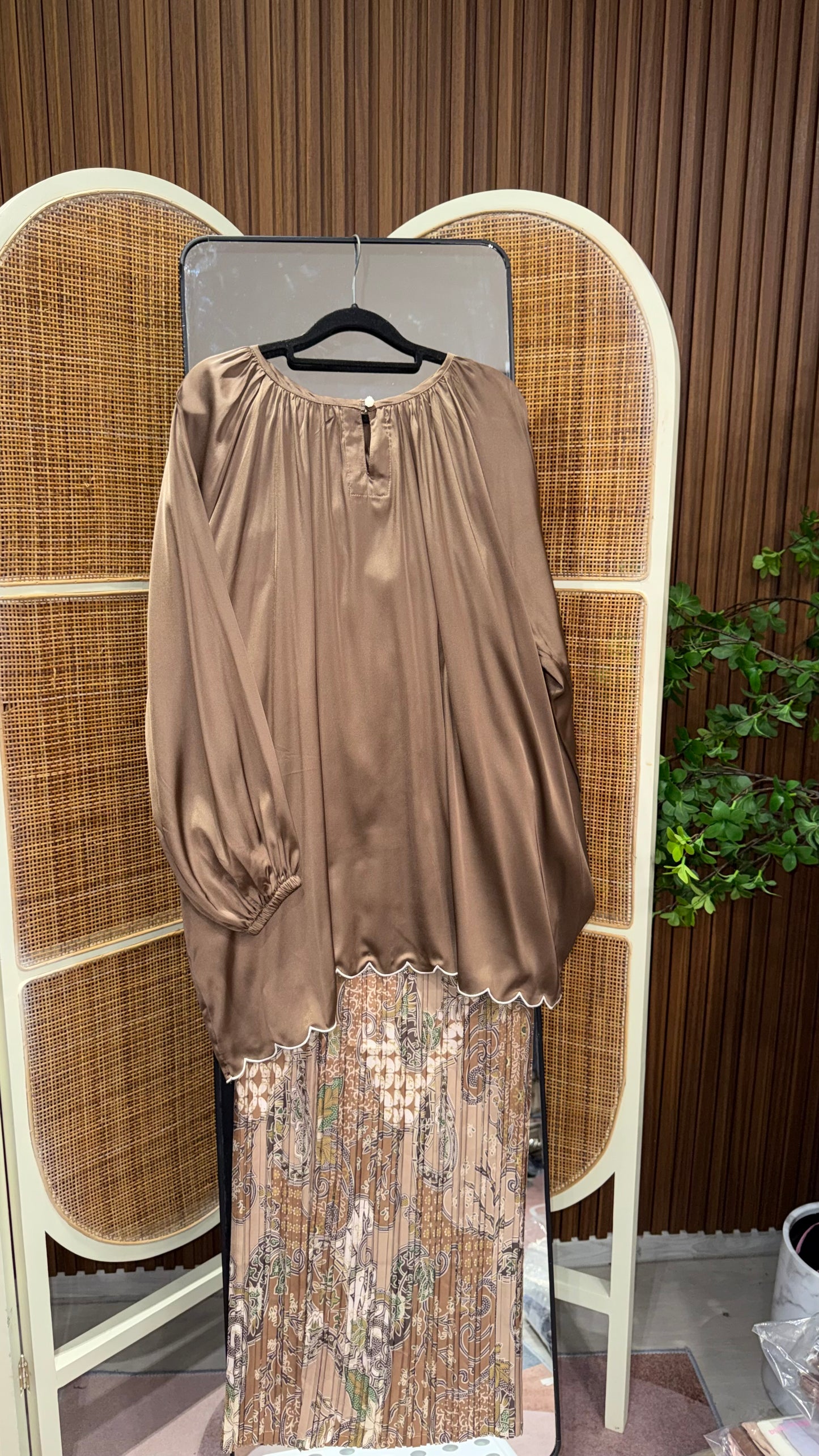 Julia Armani Silk Reglan top