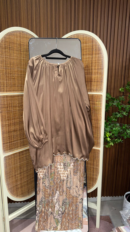 Julia Armani Silk Reglan top