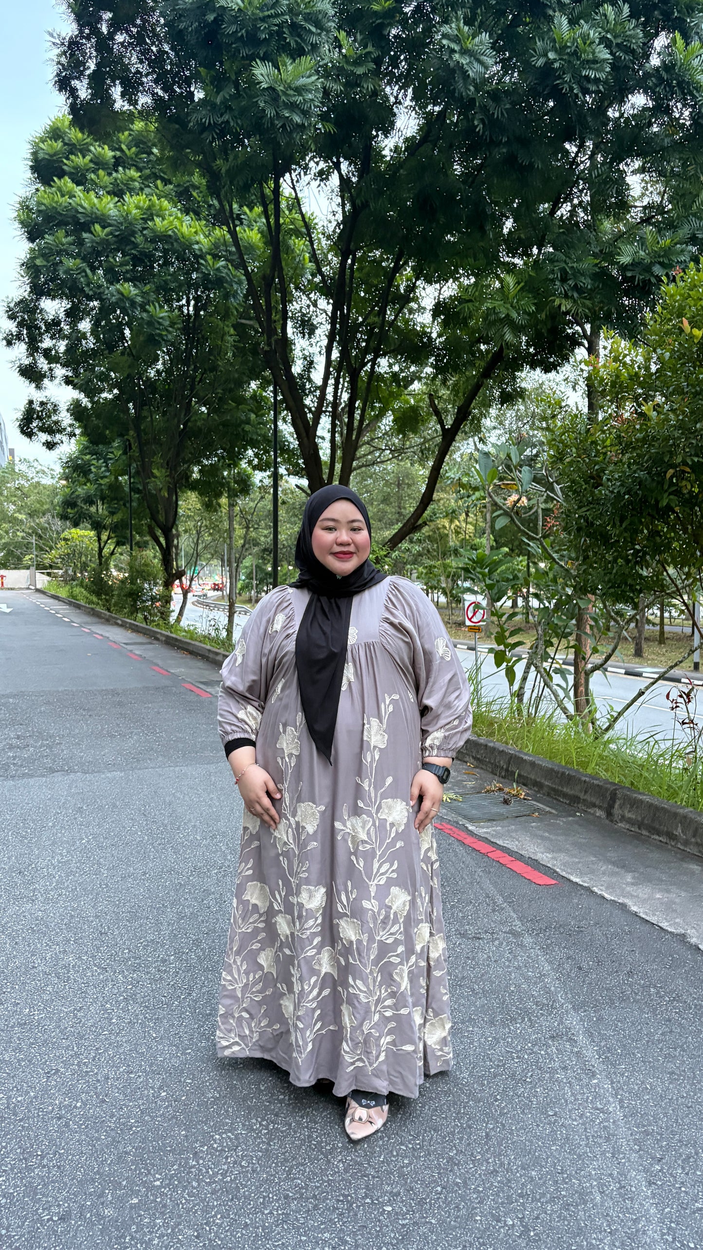 Safira Babydoll Dress Flower Embroided