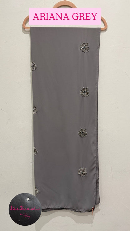 Ariani shawl with beading