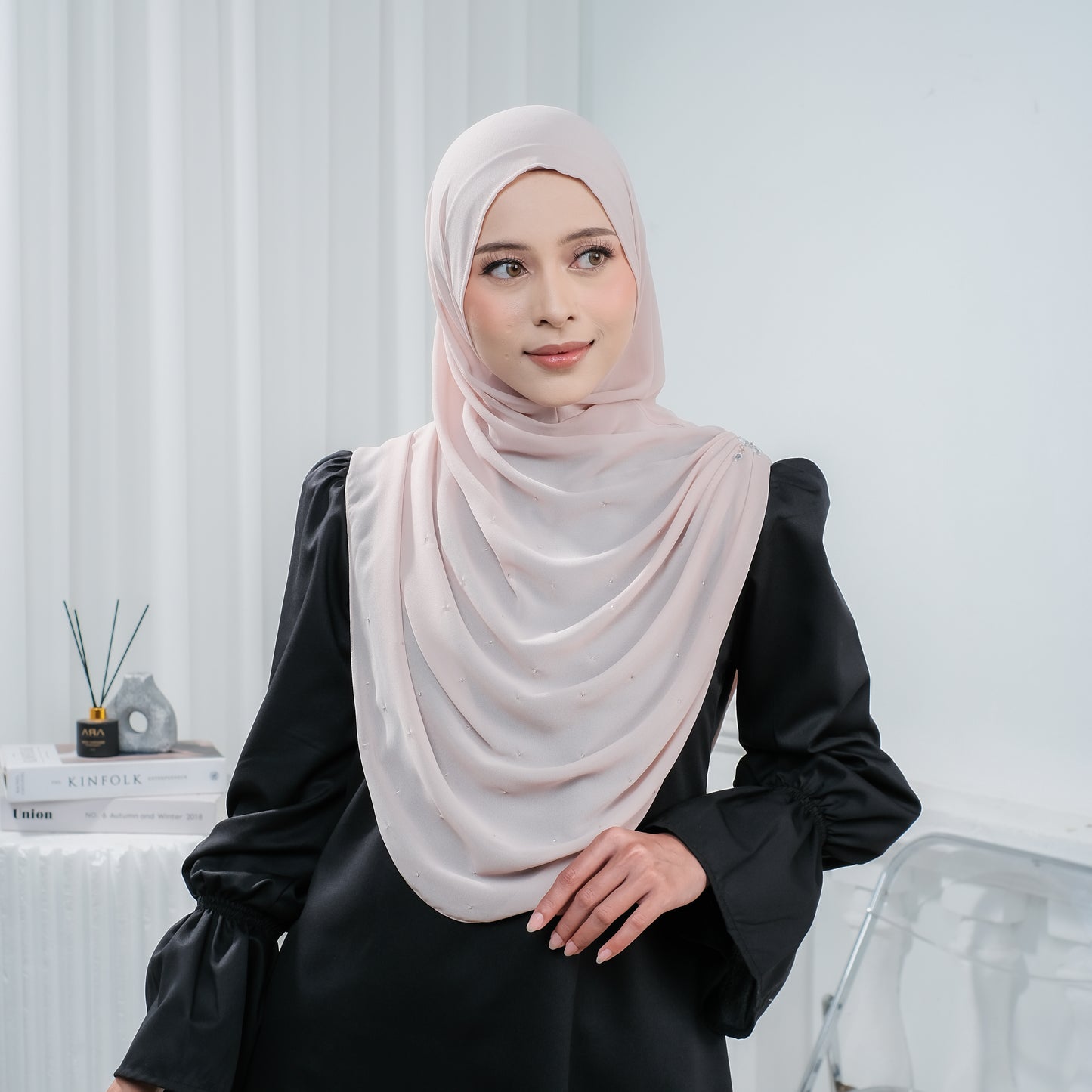 Zahra Diamond Twist Shawl