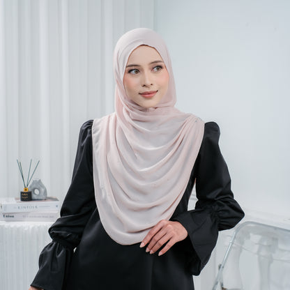 Zahra Diamond Twist Shawl