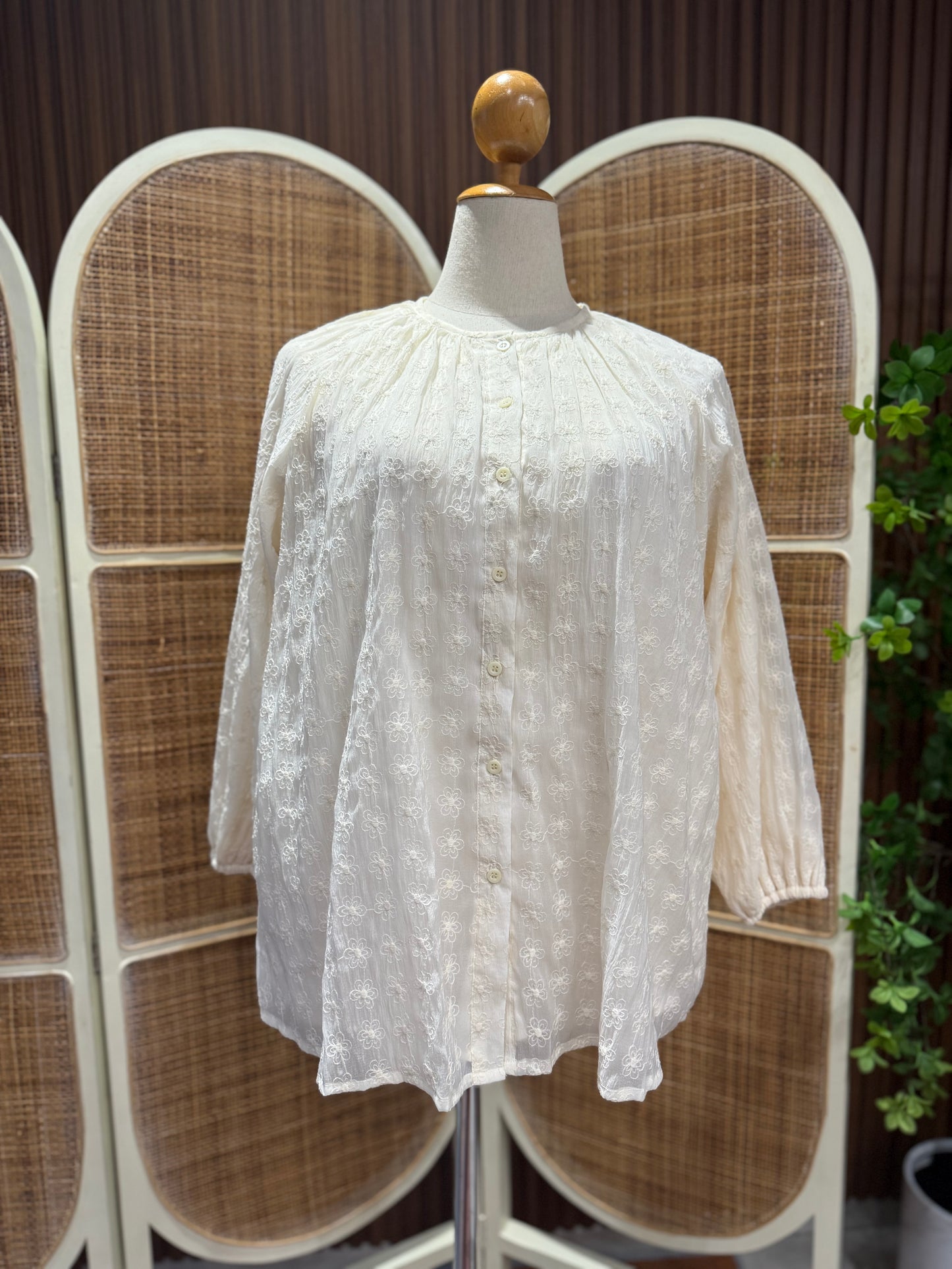 Qirana Premium Eyelet Button up Top