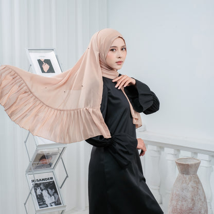 Lulu Instant Pleated Pearl Shawl