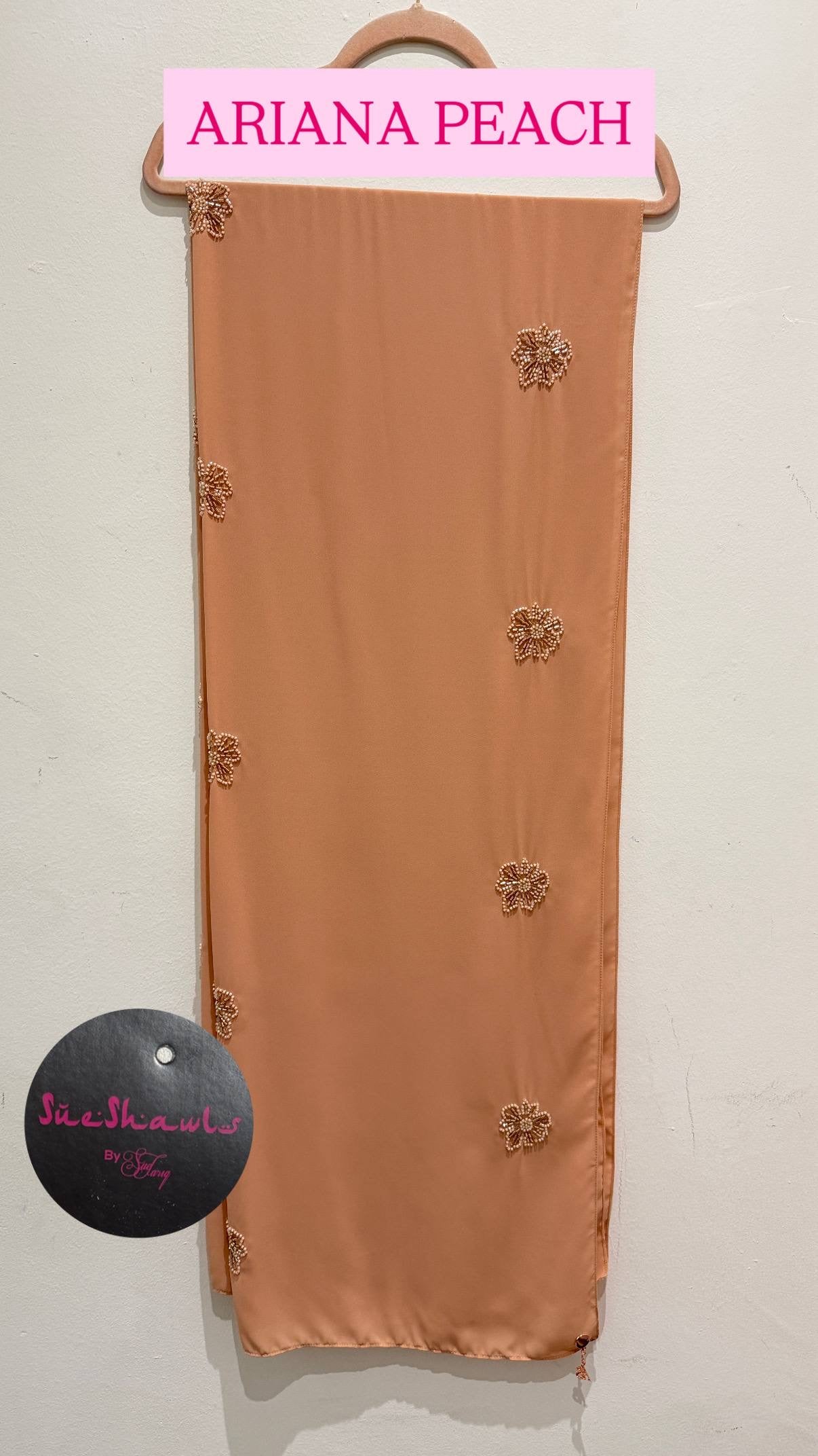 Ariani shawl with beading