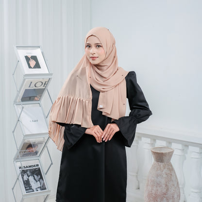 Lulu Instant Pleated Pearl Shawl