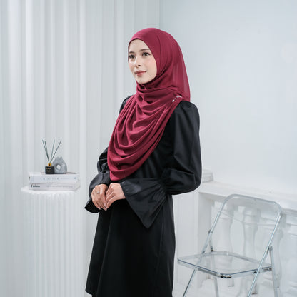 Zahra Diamond Twist Shawl