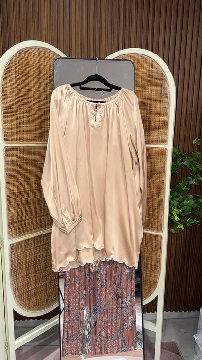 Julia Armani Silk Reglan top