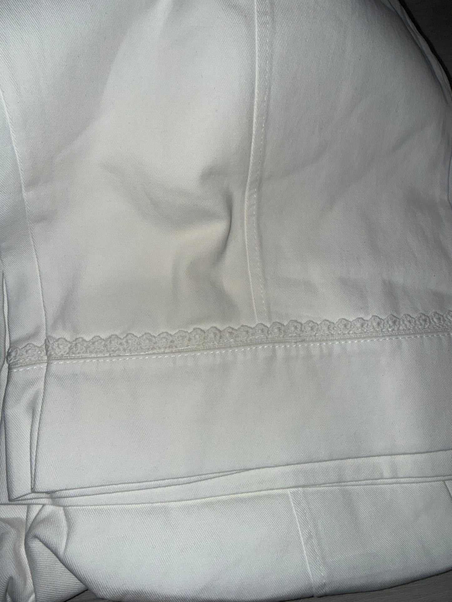 Jisoo Pants with Small Lace