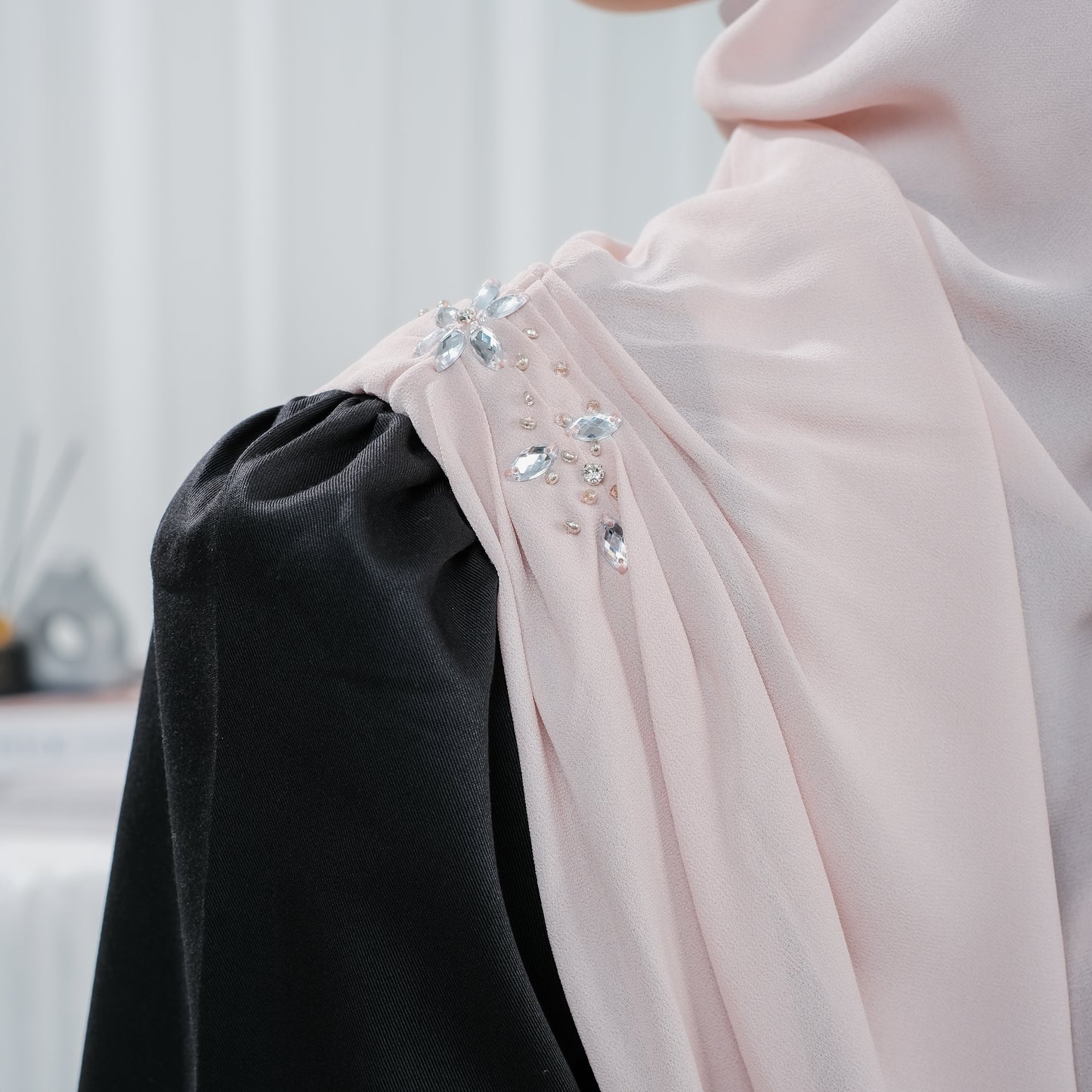 Zahra Diamond Twist Shawl