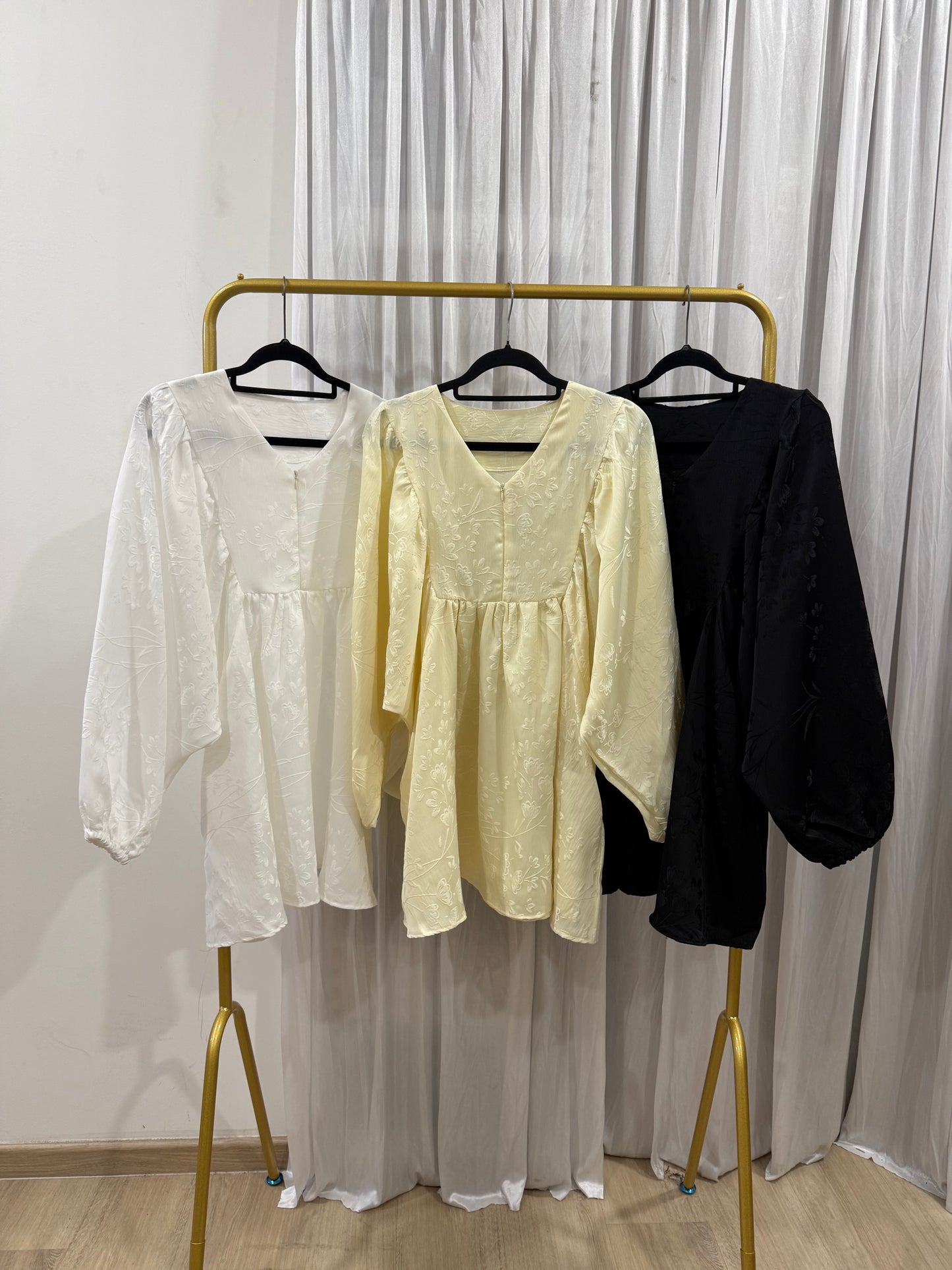 Erla Cotton Embossed babydoll top