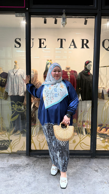 Julia Armani Silk Reglan top