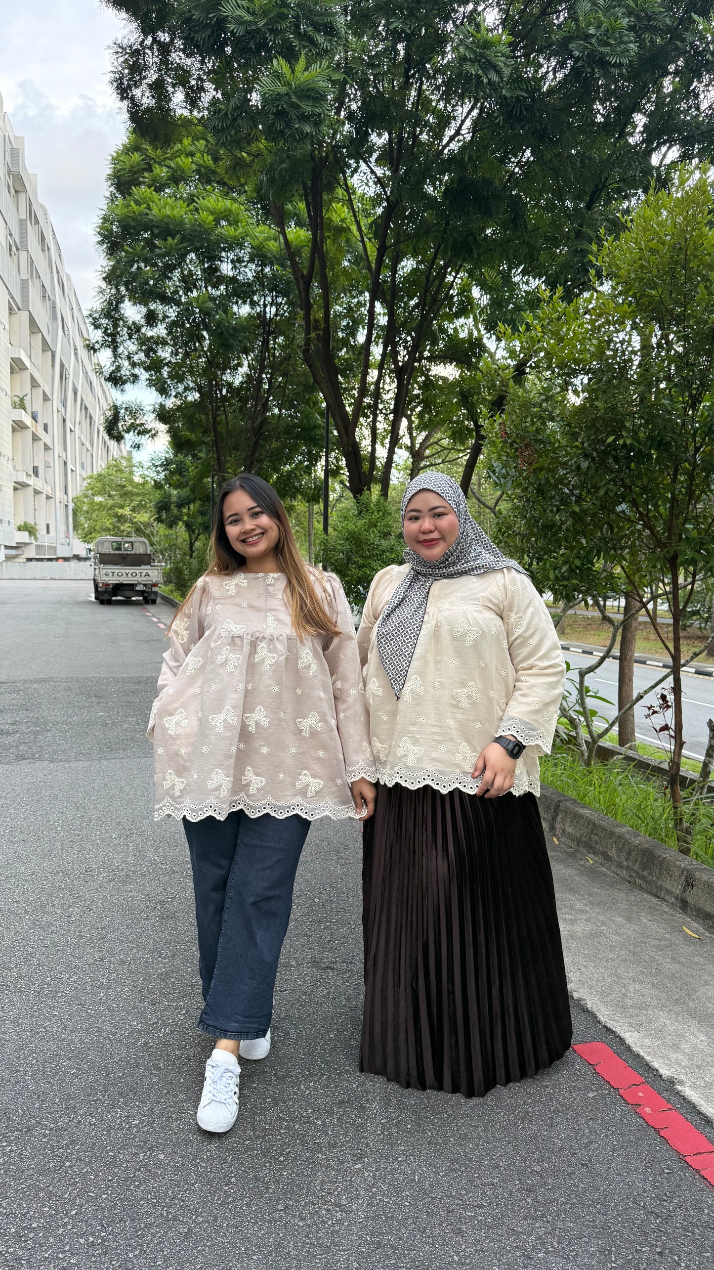 Dwi Ribbon Cotton Eyelet Top