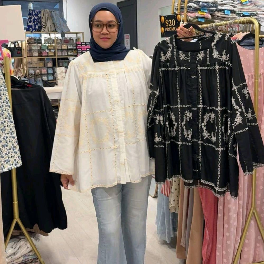 Saphora Eyelet Top